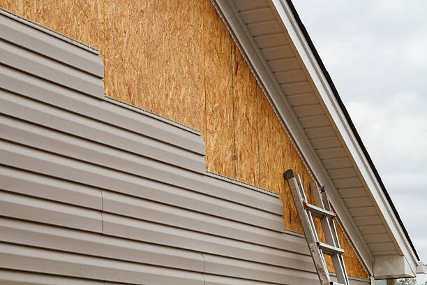 Professional Siding Inspection technician working in Quarryville, PA